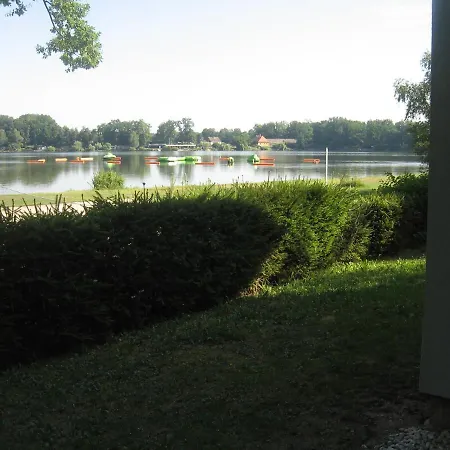 Bezdrev U Hluboke Nad Vltavou Lodge Hluboka nad Vltavou
